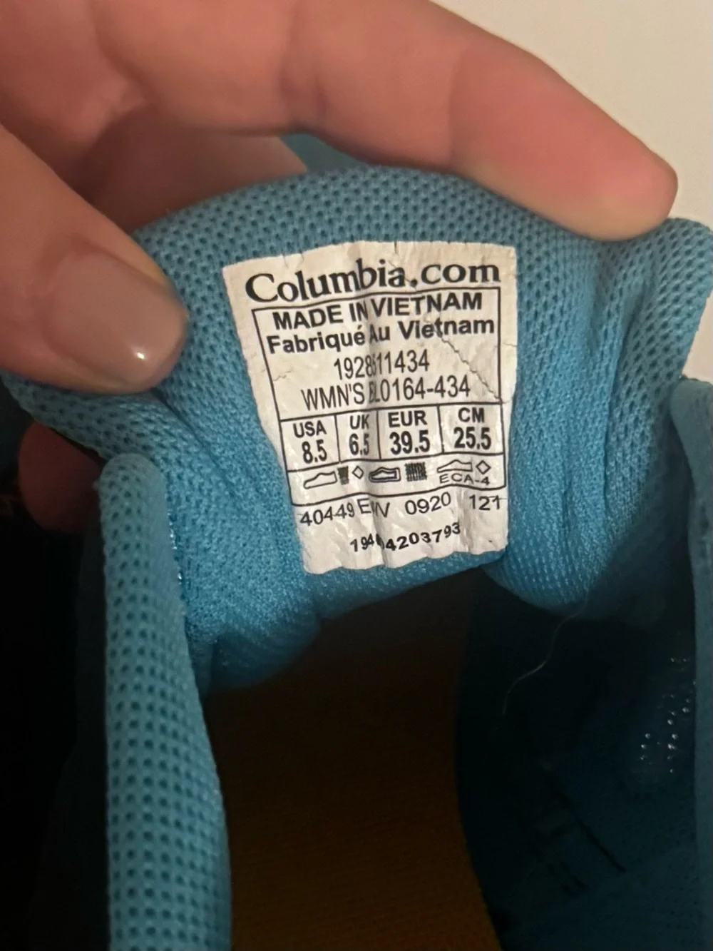 Columbia athletic sneakers
